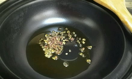 花椒该怎么炒呢？
