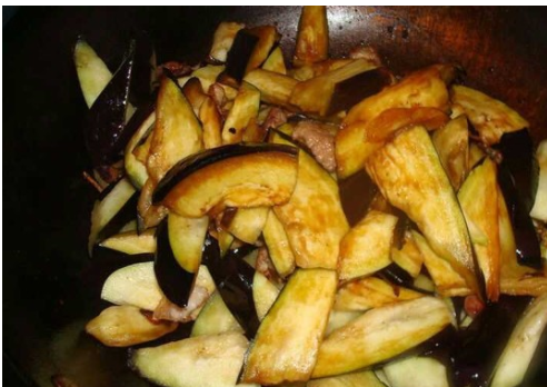 茄子炒肉该怎么做呢？