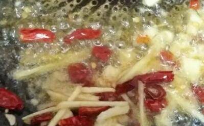 该怎么炒豆腐干呢？