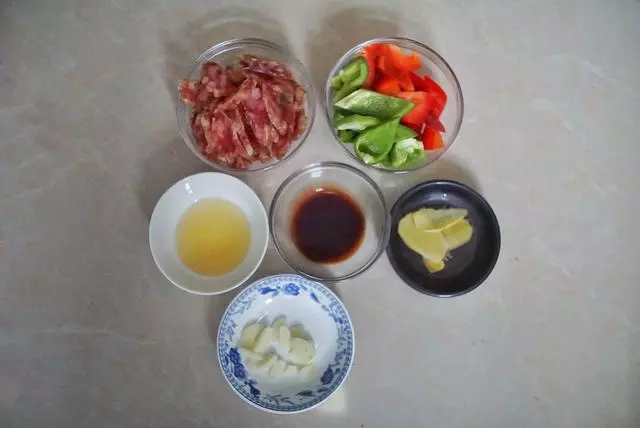 广式腊肠该怎么炒呢？
