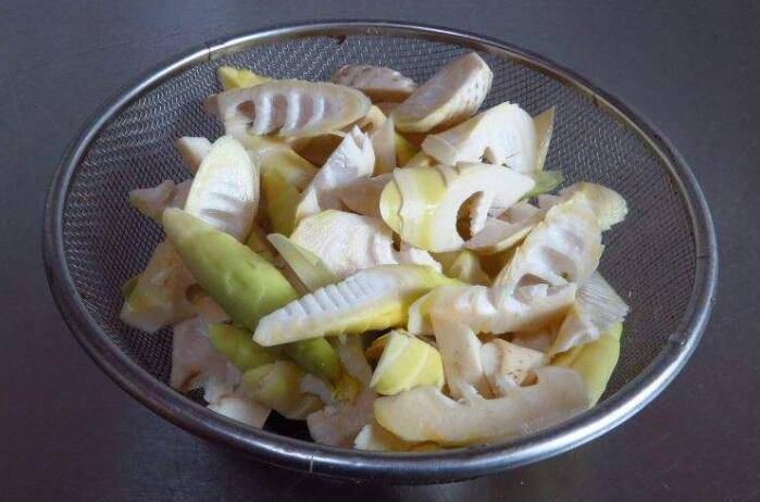 如何腌酸笋呢？