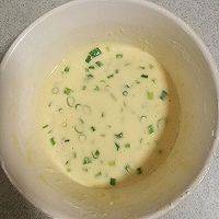 鸡蛋饼要加水吗呢？