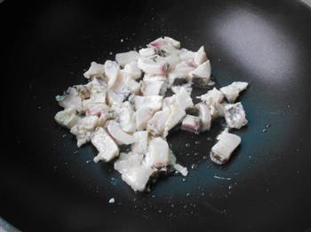 三色炒鱼丁怎么做，三色炒鱼丁怎么做好吃，三色炒鱼丁做法