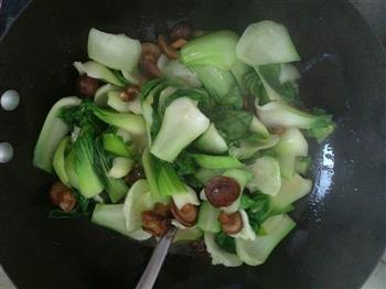 上海青炒香菇怎么做，上海青炒香菇怎么做好吃，上海青炒香菇做法