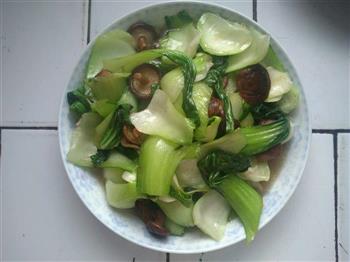 上海青炒香菇怎么做，上海青炒香菇怎么做好吃，上海青炒香菇做法