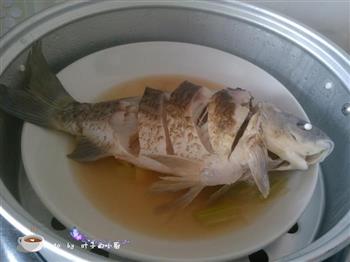 清蒸鲫鱼怎么做，清蒸鲫鱼怎么做好吃，清蒸鲫鱼做法