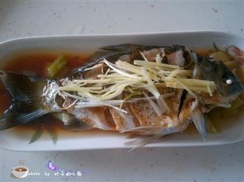 清蒸鲫鱼怎么做，清蒸鲫鱼怎么做好吃，清蒸鲫鱼做法