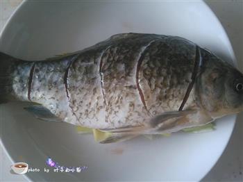 清蒸鲫鱼怎么做，清蒸鲫鱼怎么做好吃，清蒸鲫鱼做法