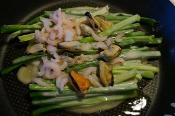 家常韩式海鲜葱饼怎么做，家常韩式海鲜葱饼怎么做好吃，家常韩式海鲜葱饼做法