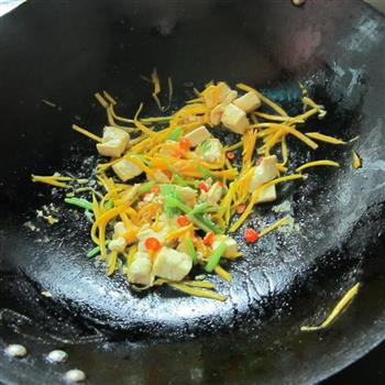 南瓜丝炒豆腐怎么做，南瓜丝炒豆腐怎么做好吃，南瓜丝炒豆腐做法