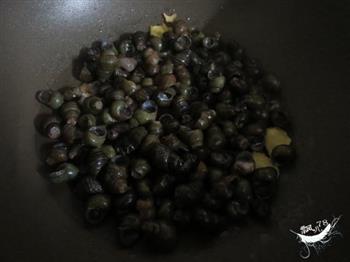 紫苏炒田螺怎么做，紫苏炒田螺怎么做好吃，紫苏炒田螺做法
