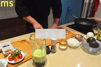 牛油果金枪鱼拌饭怎么做，牛油果金枪鱼拌饭怎么做好吃，牛油果金枪鱼拌饭做法