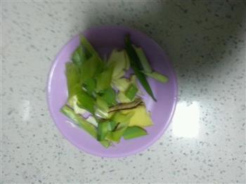 炖鲅鱼怎么做，炖鲅鱼怎么做好吃，炖鲅鱼做法