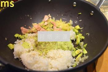 牛油果金枪鱼拌饭怎么做，牛油果金枪鱼拌饭怎么做好吃，牛油果金枪鱼拌饭做法