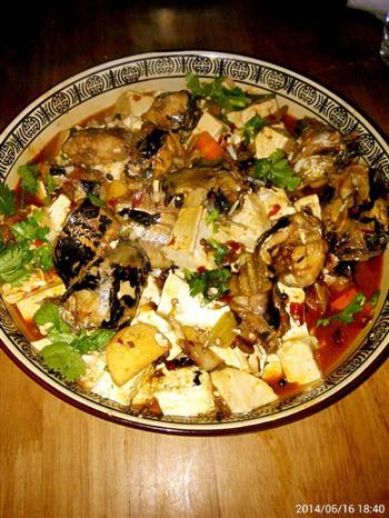 野生鲶鱼炖豆腐怎么做，野生鲶鱼炖豆腐怎么做好吃，野生鲶鱼炖豆腐做法