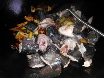 野生鲶鱼炖豆腐怎么做，野生鲶鱼炖豆腐怎么做好吃，野生鲶鱼炖豆腐做法