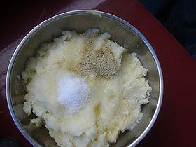 土豆虾球怎么做，土豆虾球怎么做好吃，土豆虾球做法