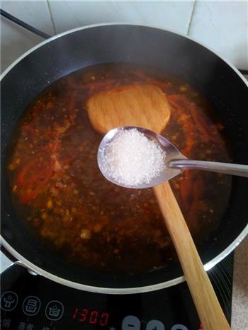 红烧鲫鱼怎么做，红烧鲫鱼怎么做好吃，红烧鲫鱼做法