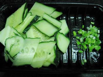黄瓜片紫菜汤怎么做，黄瓜片紫菜汤怎么做好吃，黄瓜片紫菜汤做法