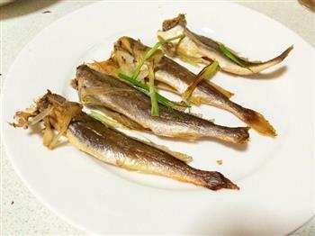 烘烤小黄鱼怎么做，烘烤小黄鱼怎么做好吃，烘烤小黄鱼做法