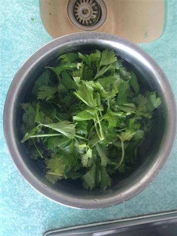 拌芹菜叶怎么做，拌芹菜叶怎么做好吃，拌芹菜叶做法