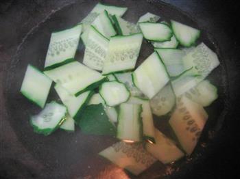 黄瓜片紫菜汤怎么做，黄瓜片紫菜汤怎么做好吃，黄瓜片紫菜汤做法