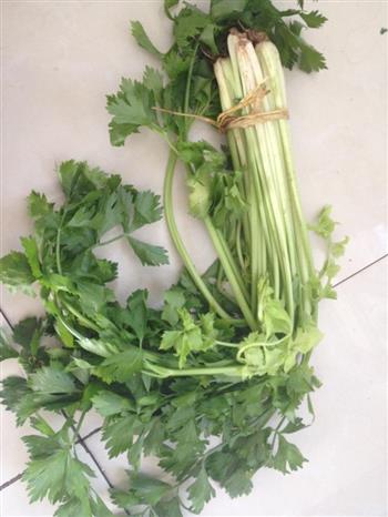 拌芹菜叶怎么做，拌芹菜叶怎么做好吃，拌芹菜叶做法