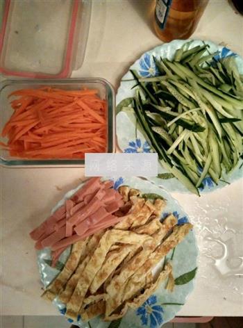 简单的韩式紫菜包饭怎么做，简单的韩式紫菜包饭怎么做好吃，简单的韩式紫菜包饭做法
