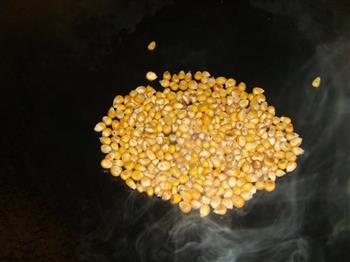 自制爆米花怎么做，自制爆米花怎么做好吃，自制爆米花做法
