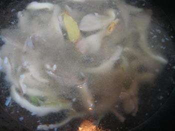 平菇肉片汤怎么做，平菇肉片汤怎么做好吃，平菇肉片汤做法