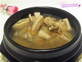 莲藕排骨汤怎么做，莲藕排骨汤怎么做好吃，莲藕排骨汤做法