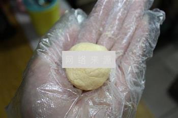 软糯糯的南瓜饼怎么做，软糯糯的南瓜饼怎么做好吃，软糯糯的南瓜饼做法