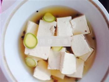 椒盐豆腐怎么做，椒盐豆腐怎么做好吃，椒盐豆腐做法
