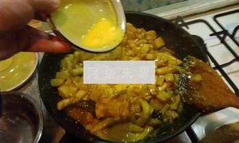 咖喱鸡丁土豆年糕怎么做，咖喱鸡丁土豆年糕怎么做好吃，咖喱鸡丁土豆年糕做法