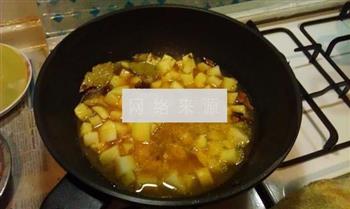 咖喱鸡丁土豆年糕怎么做，咖喱鸡丁土豆年糕怎么做好吃，咖喱鸡丁土豆年糕做法