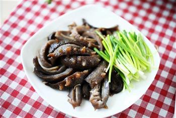 葱烧海参怎么做，葱烧海参怎么做好吃，葱烧海参做法