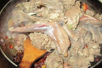 兔肉火锅怎么做，兔肉火锅怎么做好吃，兔肉火锅做法