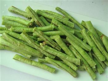 土豆焖豆角怎么做，土豆焖豆角怎么做好吃，土豆焖豆角做法