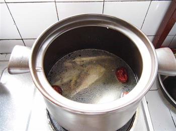红枣鲫鱼木瓜汤怎么做，红枣鲫鱼木瓜汤怎么做好吃，红枣鲫鱼木瓜汤做法