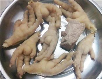 红枣花生鸡爪炖汤怎么做，红枣花生鸡爪炖汤怎么做好吃，红枣花生鸡爪炖汤做法