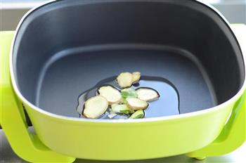 辣白菜海鲜锅怎么做，辣白菜海鲜锅怎么做好吃，辣白菜海鲜锅做法