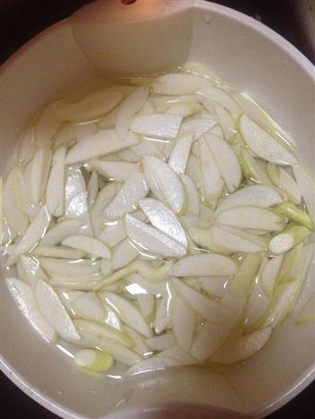 茭白炒虾怎么做，茭白炒虾怎么做好吃，茭白炒虾做法