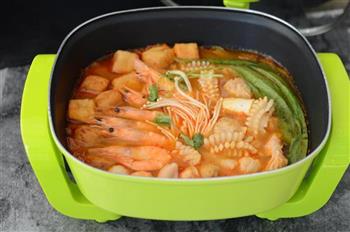 辣白菜海鲜锅怎么做，辣白菜海鲜锅怎么做好吃，辣白菜海鲜锅做法