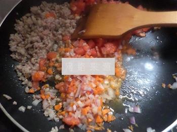家常版番茄肉酱意面。怎么做，家常版番茄肉酱意面。怎么做好吃，家常版番茄肉酱意面。做法