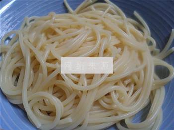 家常版番茄肉酱意面。怎么做，家常版番茄肉酱意面。怎么做好吃，家常版番茄肉酱意面。做法