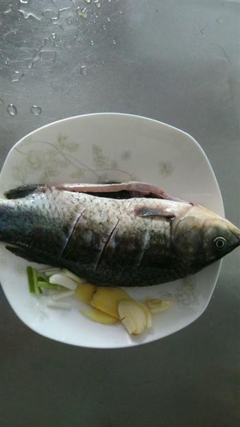 营养鲫鱼豆腐汤怎么做，营养鲫鱼豆腐汤怎么做好吃，营养鲫鱼豆腐汤做法