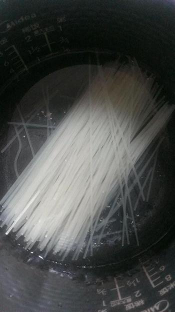 五彩拌米粉怎么做，五彩拌米粉怎么做好吃，五彩拌米粉做法