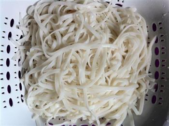 正宗潮汕芥兰炒牛河怎么做，正宗潮汕芥兰炒牛河怎么做好吃，正宗潮汕芥兰炒牛河做法