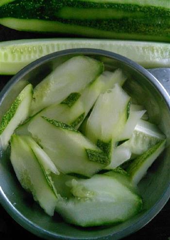 荔圆滚虾球怎么做，荔圆滚虾球怎么做好吃，荔圆滚虾球做法