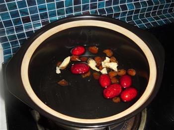 鸽蛋美颜汤怎么做，鸽蛋美颜汤怎么做好吃，鸽蛋美颜汤做法